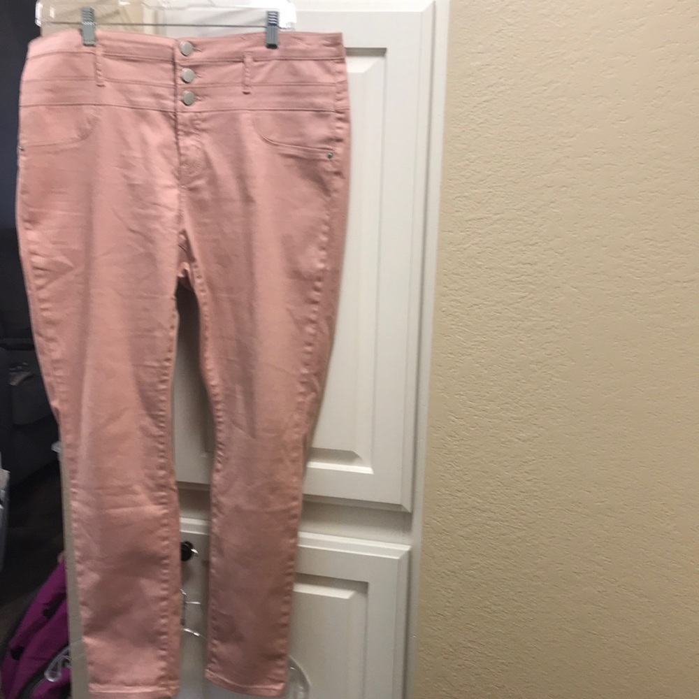 4 for $10 💗💗 No Boundaries blush skinny jeans